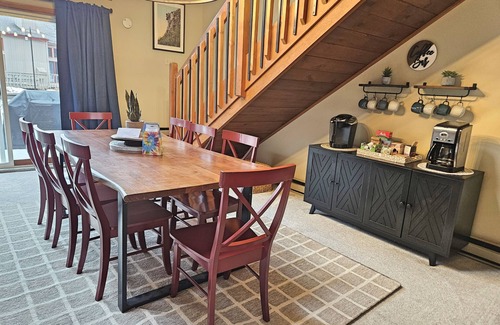 Lincoln House | Tennis, ski shuttle, pool & hot tub access, fireplace. L3102 by LRS
