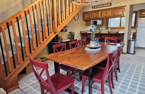 Lincoln House | Tennis, ski shuttle, pool & hot tub access, fireplace. L3102 by LRS