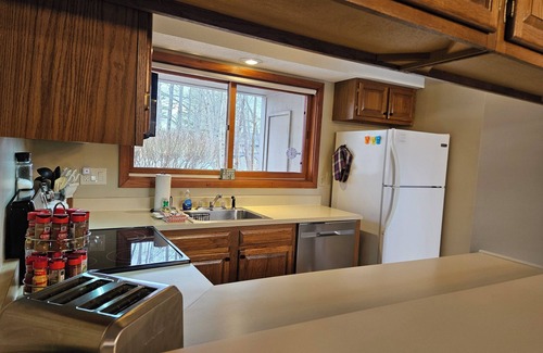 Lincoln House | Tennis, ski shuttle, pool & hot tub access, fireplace. L3102 by LRS
