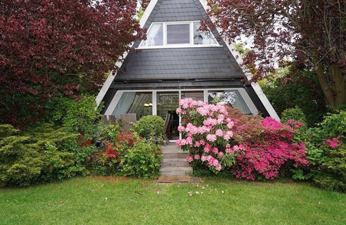 Damp House | Tent roof house for the whole family - - with forest view and fiber optics