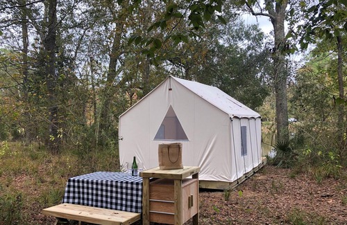 Mandeville RV Rental | Tentrr State Park Site - Louisiana Fontainebleau State Park - Pond View E - Sing