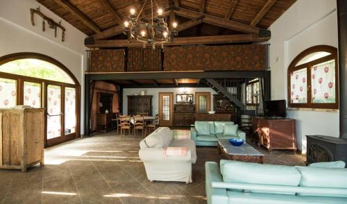 Ponzano di Fermo Villa | Tenuta Meraviglia - Esclusiva con grande giardino, piscina e vista ideale per gruppi e matrimoni