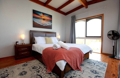 Jam Jerrup House | Tequila Sunset - Sea Views - Beach meets Farm