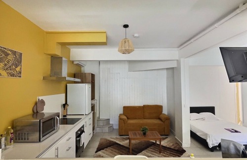 Dampierre Apartment | Terayah-Superb T2 with swimming pool 5 minutes from the beach