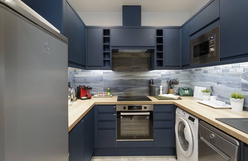 Portsmouth Apartment | Tern Place - Central Southsea 2 Bed , city view