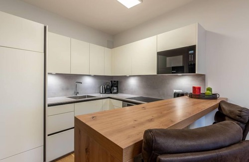 Annenheim Apartment | Terrace 04 alpe maritima Ski & See-Top 4 by Interhome