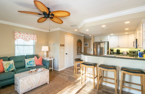Ilexhurst House | Terrace Condo 1 Pool Condo Relaxing Tropical Pool Deck Close To Beach