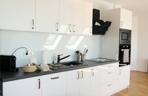 Funfhaus Apartment | Terrace Haven | LF42