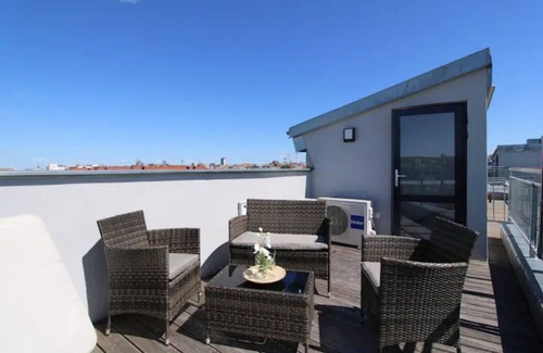 Funfhaus Apartment | Terrace Haven | LF42