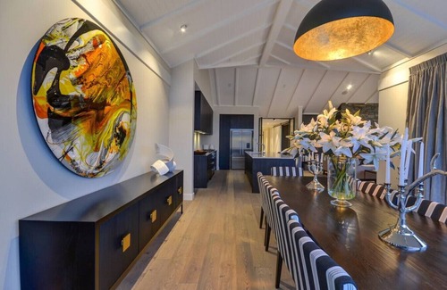Lake Hayes House | Terrace Lodge - Stunning views of Lake Hayes