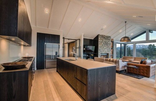 Lake Hayes House | Terrace Lodge - Stunning views of Lake Hayes