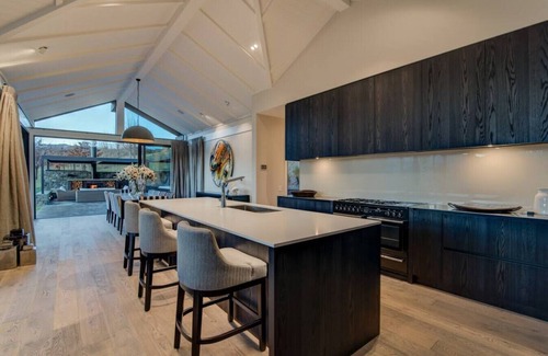 Lake Hayes House | Terrace Lodge - Stunning views of Lake Hayes