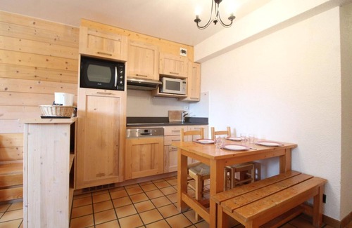 Lanslevillard Apartment | Terrace, tv, ski locker, 40m², Val Cenis
