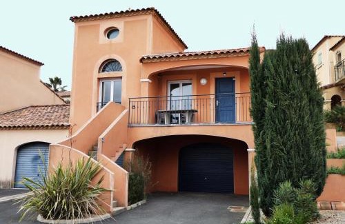 Beziers House | Terrasse du golf
