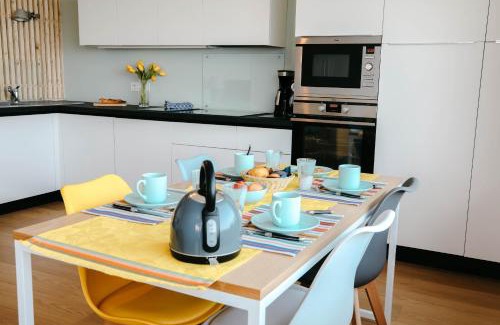 Plouguerneau Apartment | Terrasse face à l'océan pour 4 personnes