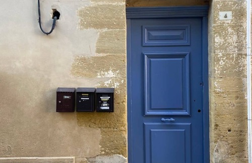 Lauris Apartment | Terrasses du Château | View in the Heart of the Village