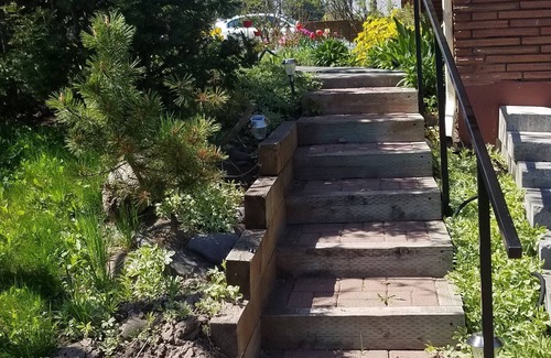 Orchard Homes Apartment | Terrebonne, "The Good Earth" is a place to rest and renew.