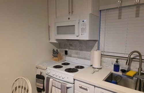 Thousand Oaks House | Terrific 2-bedroom house with AC in Thousand Oaks