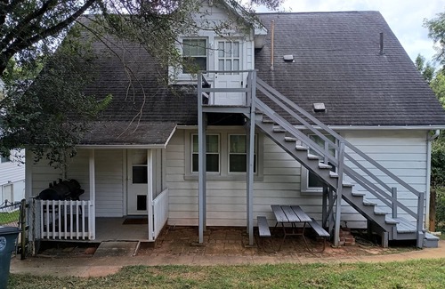 Lynchburg Apartment | Terrific 2-bedroom apartment with AC, in Lynchburg