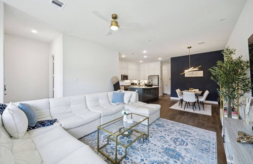 Farmers Branch House | Terrific 4BR Retreat - Prime DFW
