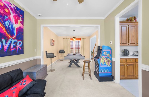 Charlotte House | Terrific 5-bedroom house in Charlotte with AC, WiFi, and entertainment for all!