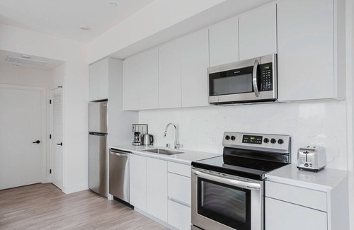 East Pasadena Apartment | Terrific Pasadena 1BR w/Gym & Elev, nr Dining & Movies, by Blueground