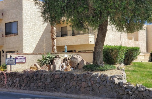Nautical Estates Condo | Terrific Townhouse-Natuical Estates!