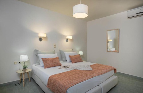 Stavros Villa | Tersanas Luxury 7 bedroom villa next to the sea