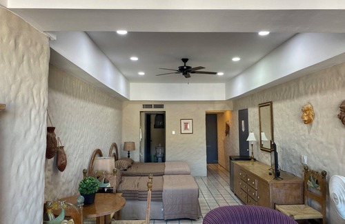 Centro Condo | Tesoro #32 - Large Studio, Marina Views