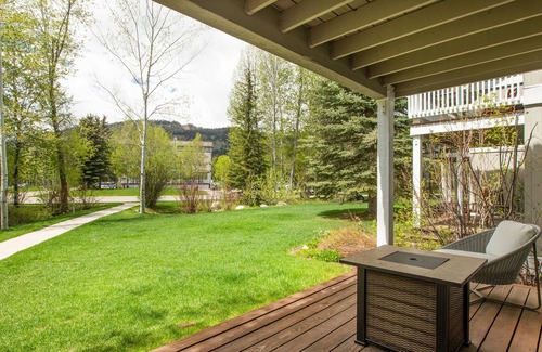 Teton Pines House | Teton Pines Country Club Townhome Hollyhock: 3 BR, 3.5 BA Townhouse in Wilson, Sleeps 6