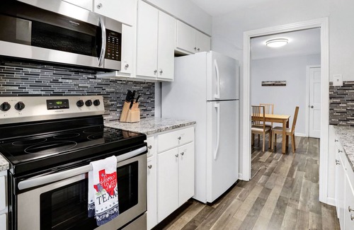 Shearer Hills - Ridgeview House | Texas Star - A Birdy Vacation Rental