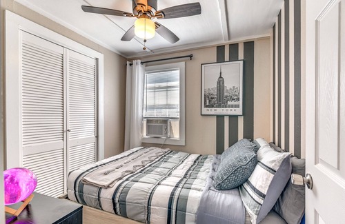 Surfside Beach House | Texas Stilt House: Walk to Surfside Beach!