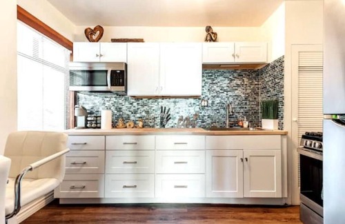 Mission Beach Condo | Thai Oasis: 1BD Retreat: Parking, Steps 2 Beach!