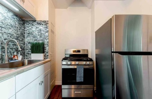 Mission Beach Condo | Thai Oasis: 1BD Retreat: Parking, Steps 2 Beach!