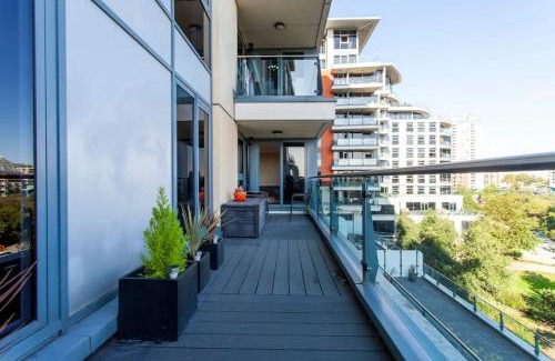 Sands End Apartment | Thames View Apartment, Imperial Wharf