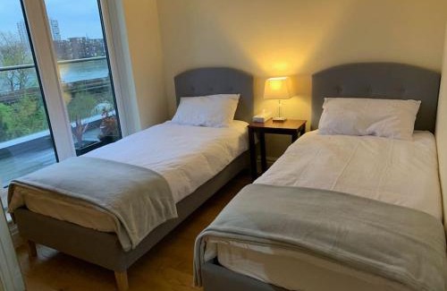 Sands End Apartment | Thames View Apartment, Imperial Wharf
