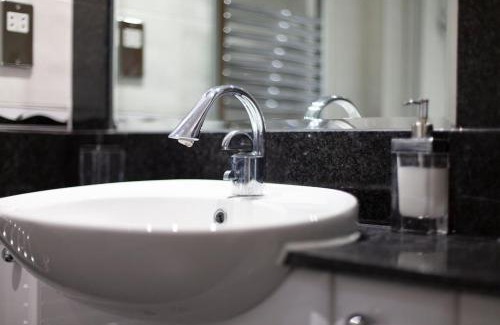 Sands End Apartment | Thames View Apartment, Imperial Wharf