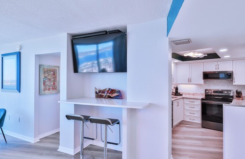 Daytona Beach Shores Condo | Thanksgiving Special! 2/2 Oceanfront Pool,Spa-26flr Panoramic River&Ocean views!