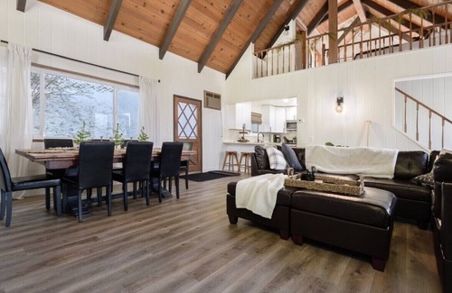 Blue Jay House | That 1 Lodge