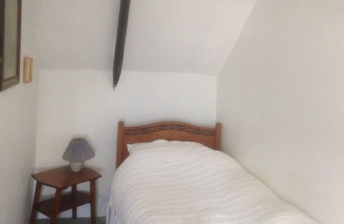 Ruan Minor Cottage | Thatched Cottage set in the heart of a quiet Cornish Village