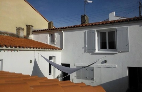 La Chaume House | Thatched Villa 2 steps from the sea