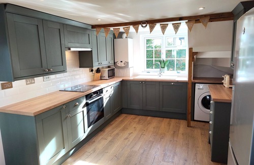 Stratton Cottage | THATCHINGS, pet friendly, with open fire in Stratton