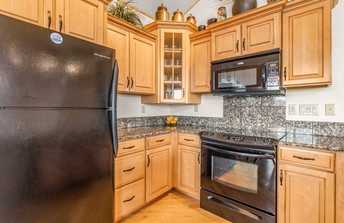 Estes Park Condo | Thatchtop Mountain at Mary's Lake w/HOT TUB!
