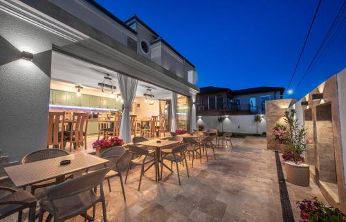 Doua Mai House | Thaya Rooms