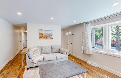 South Dennis House | Thayer Thicket