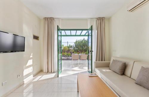 Playa Blanca Hotel | THB Royal