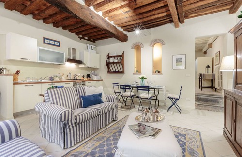 Lucca Historical Center Apartment | The 1400's Apartment