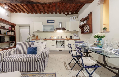 Lucca Historical Center Apartment | The 1400's Apartment