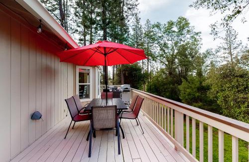 Groveland House | The 19th Hole