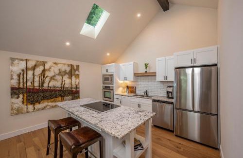 Coeur d'Alene Villa | The 208 Guest House
